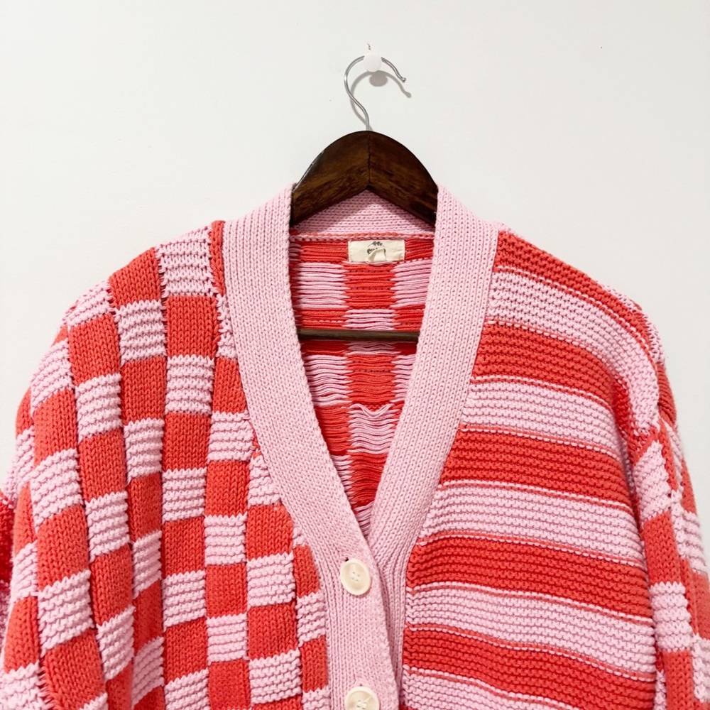 entro Pink and Red Cropped Button-Up Knit Cardigan - Picture 2 of 8